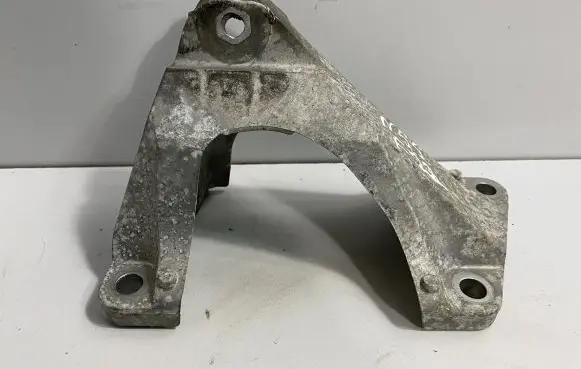 BMW 2 F22 F23 Engine mounting bracket 6788606