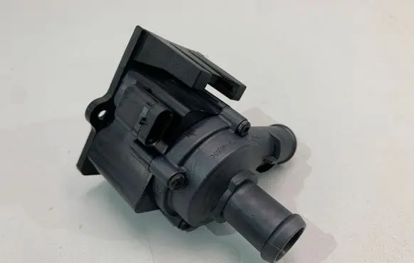 Audi A5 Electric auxiliary coolant/water pump 06H121601M