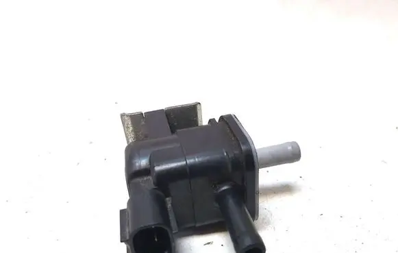 Lexus RX 450H Vacuum valve 90910112276