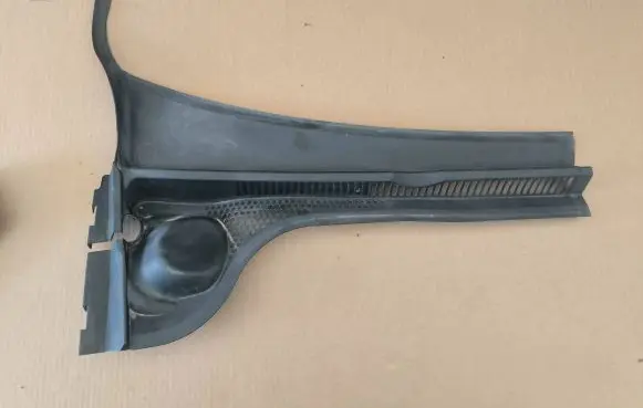 Volkswagen Jetta VI Wiper trim 5C7819404A