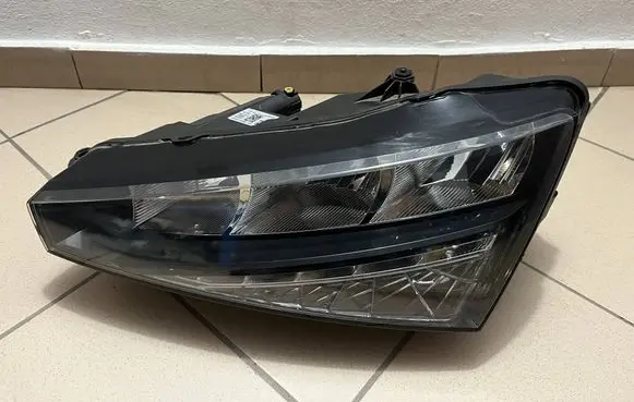 Skoda Scala Headlight/headlamp 657941015