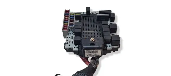 Volvo V70 Fuse module 08696098