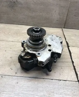 Mercedes-Benz ML W164 Fuel injection high pressure pump 0445010145 A6420700501