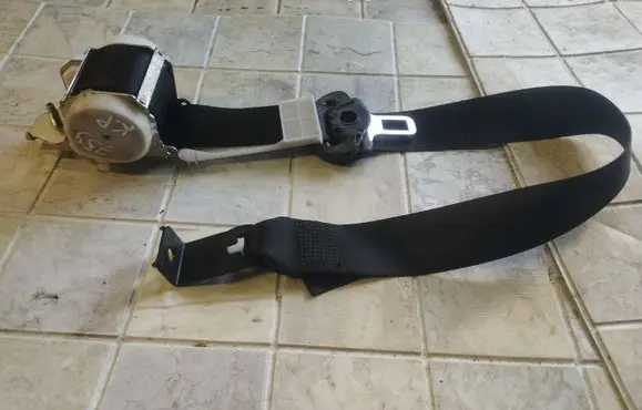 Opel Vectra C Front seatbelt 0402050