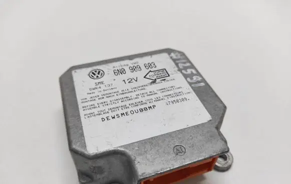 Volkswagen Golf III Airbag control unit/module 6N09909603 5WK4137 47950309