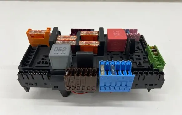 Mercedes-Benz E W213 Fuse module A2139068801