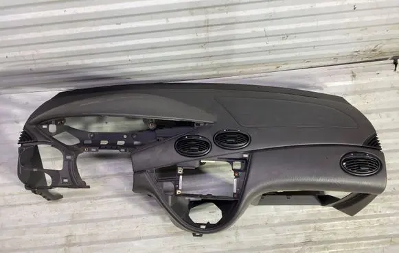 Ford Focus Dashboard 98AB18A613AE 98AB18A636AG 98ABA04305