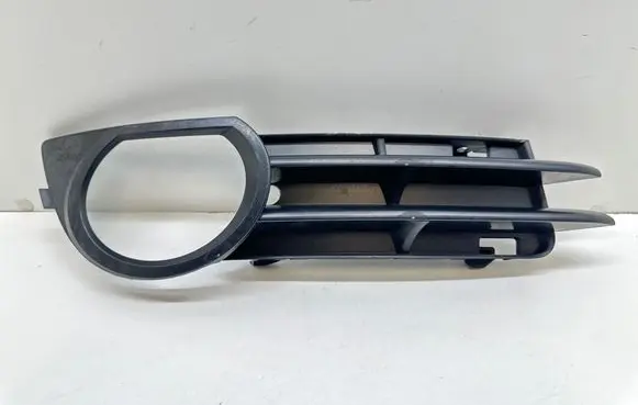 Audi A3 S3 8P Front fog light trim/grill 8P4807682B