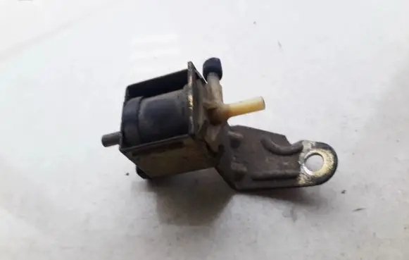 Audi A6 S6 C4 4A Turbo solenoid valve 437906283A