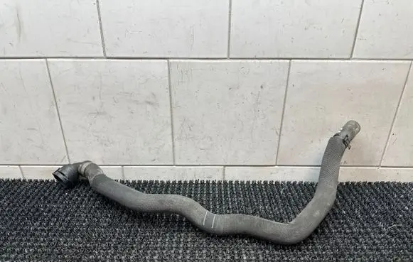 Audi A6 S6 C6 4F Engine coolant pipe/hose 8E0122293