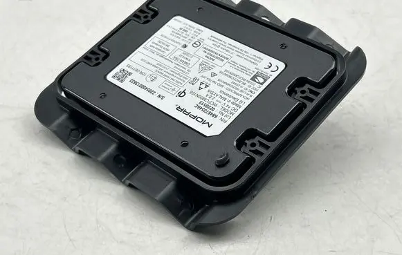 Jeep Grand Cherokee WL Wireless charging module 68487354AC 0220519 SR01M7E41FF