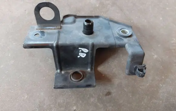 Toyota Auris 150 Radiator support slam panel bracket 