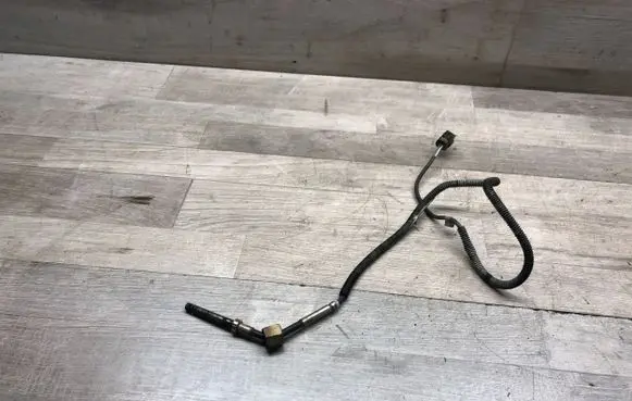 Mercedes-Benz R W251 Exhaust gas temperature sensor A0009052205