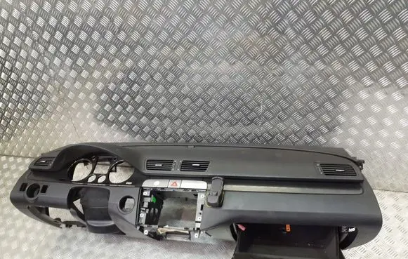 Volkswagen PASSAT B6 Dashboard
