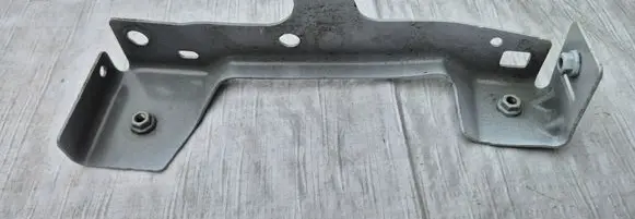 Volvo XC40 Fender mounting bracket 32277558