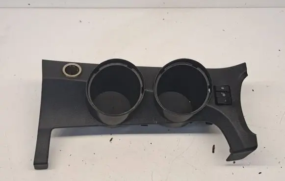 Cup holder front