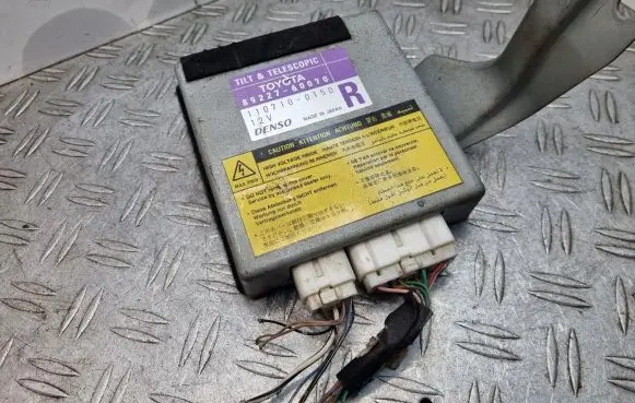 Toyota Land Cruiser (J100) Steering rack control module 8922760070 1107100150