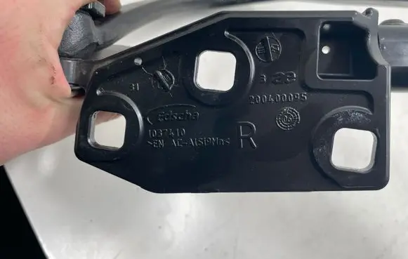 BMW 3 E92 E93 Convertible roof hinge 1037410 7159612