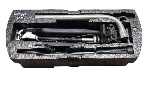 Volkswagen Golf V Tool set 1J0012115AE 1K0011031C 4D0012219A