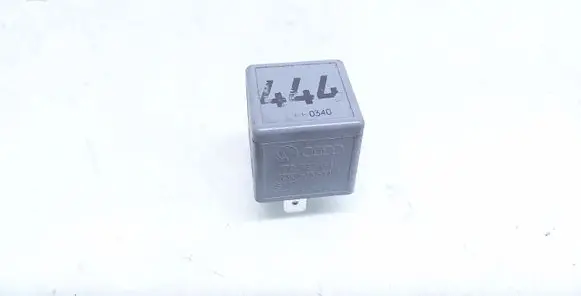 Volkswagen Touareg I Other relay 1J0927841
