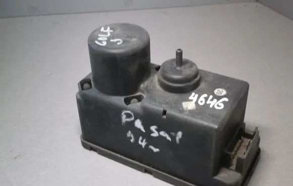 Volkswagen PASSAT B4 Central locking vacuum pump 357862257