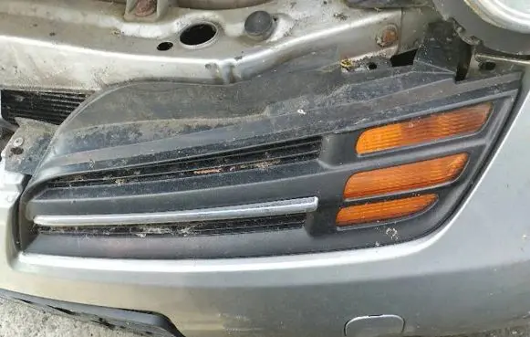 Nissan Micra Front indicator light