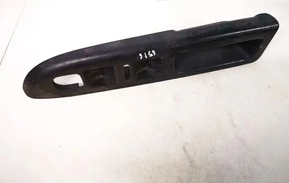 Volkswagen Golf Plus Front door window switch trim 5m1867371b