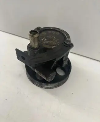 Volvo S40, V40 Power steering pump 8200071050 26083376 26054891