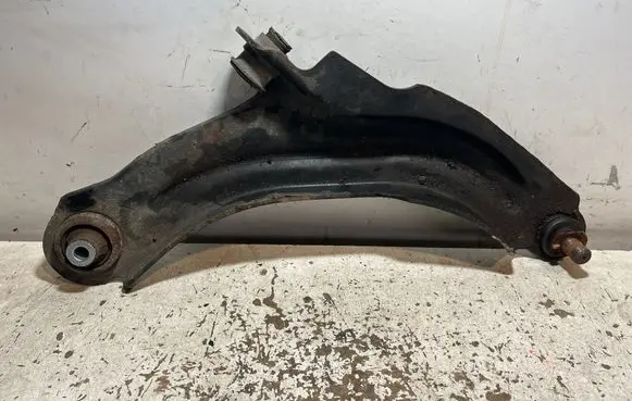 Renault Clio IV Front lower control arm/wishbone