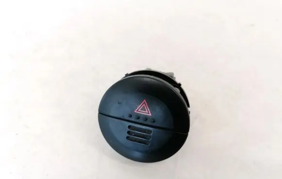 Nissan X-Trail T30 Hazard light switch 06016