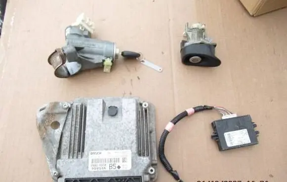 Toyota Yaris Engine control unit/module 0281017134 896610DG50 1039S39970