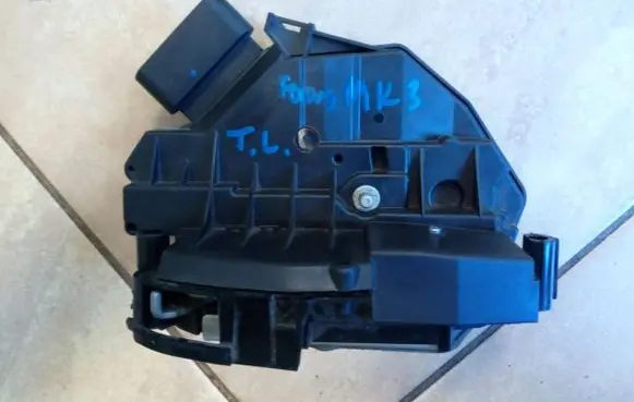 Ford Focus Rear door lock NE68055
