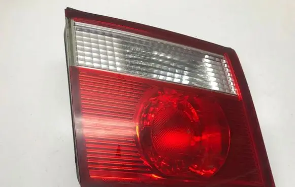 KIA Carens I Tailgate rear/tail lights