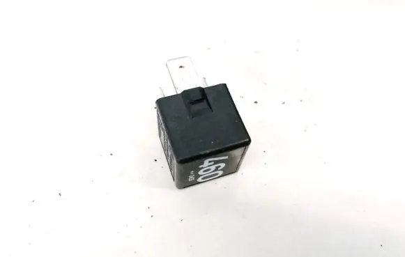 Volkswagen Touran I Other relay 1K0951253A V23134-J52-X430