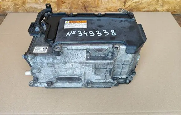 Toyota Prius+ (ZVW40) Voltage converter inverter G920047220
