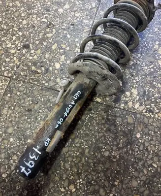 Skoda Octavia Mk2 (1Z) Front shock absorber/damper