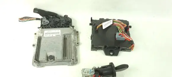 Renault Master III Engine control unit/module ECU 0281030576 237102265R