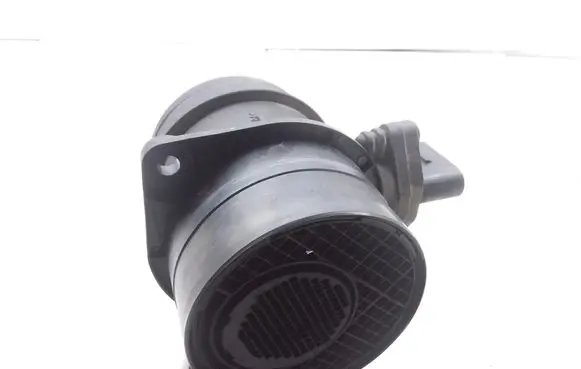 Skoda Octavia Mk2 (1Z) Mass air flow meter 074908461B 0281002461