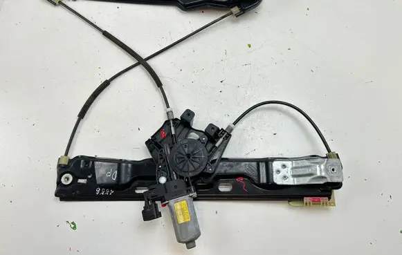 Land Rover Evoque I Front door window regulator with motor 918957102