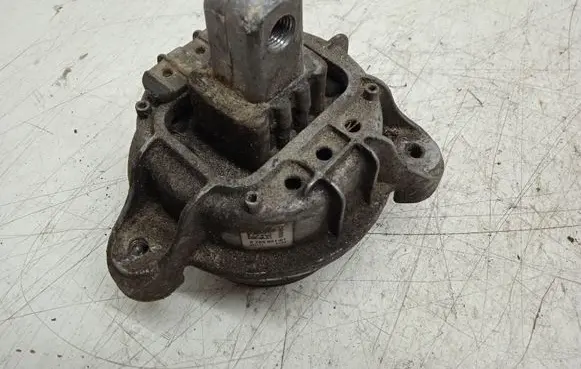 BMW 5 F10 F11 Engine mount bracket 678560101