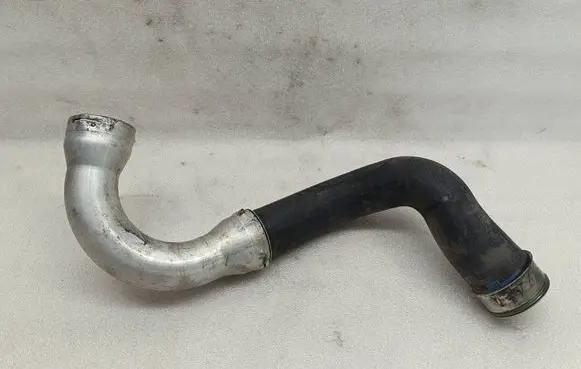 Volkswagen Transporter - Caravelle T5 Intercooler hose/pipe 7H0145702A