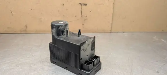 Mercedes-Benz C W202 Central locking vacuum pump 2028001048 0132006344