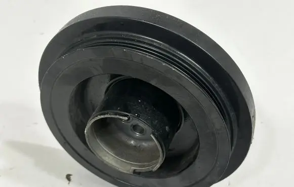 BMW 5 G30 G31 Crankshaft pulley 7934465 8638615