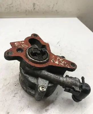 Nissan X-Trail T31 Vacuum pump 8200472458