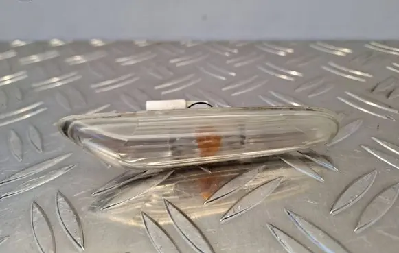BMW 3 E90 E91 Front fender indicator light 7253325