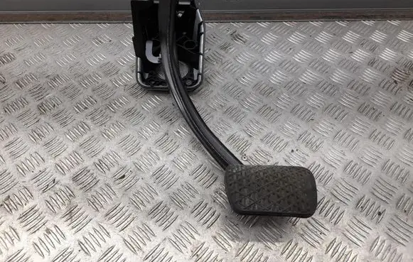 Mercedes-Benz GL X166 Brake pedal A1662901001 A1662920007