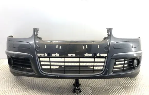 Volkswagen Jetta V Front bumper 