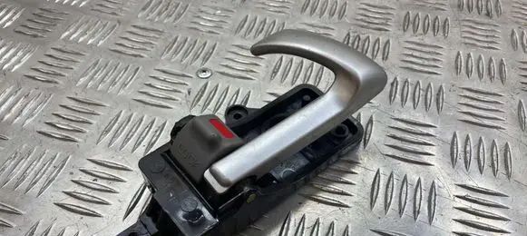 Hyundai Santa Fe Front door interior handle 82623CM000