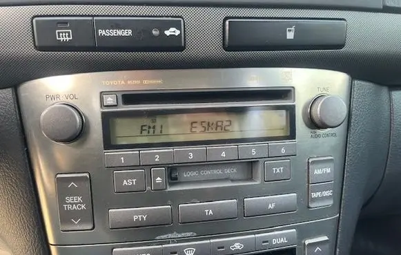 Toyota Avensis Verso HiFi Audio sound control unit 