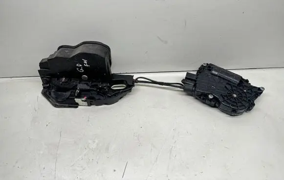 BMW 7 F01 F02 F03 F04 Rear door soft close latching motor 7185688 4154309800 28F13